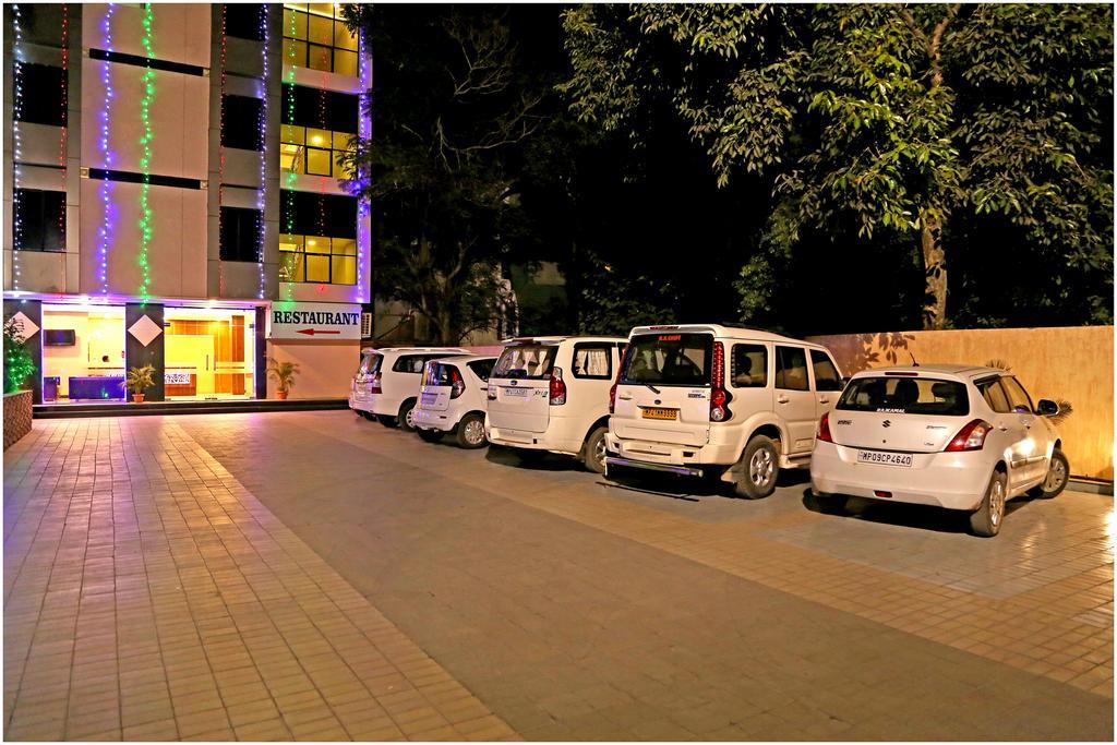 โรงแรมศรี ขีทาปตี อินเตอร์เนชั่นแนล Dewas ภายนอก รูปภาพ